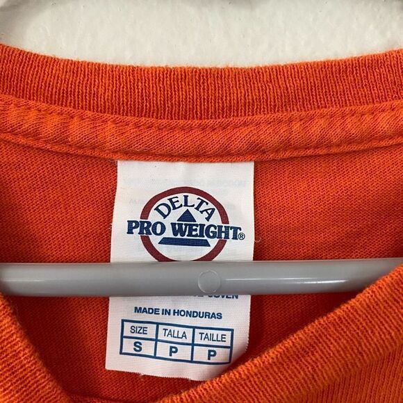 Vintage Footprints of Yellowstone Graphic T-Shirt - Picture 5 of 5